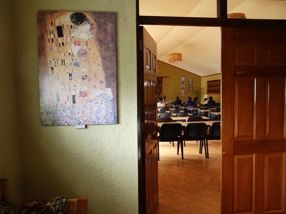 Ikweta Country Inn Maua Kaathene Экстерьер фото